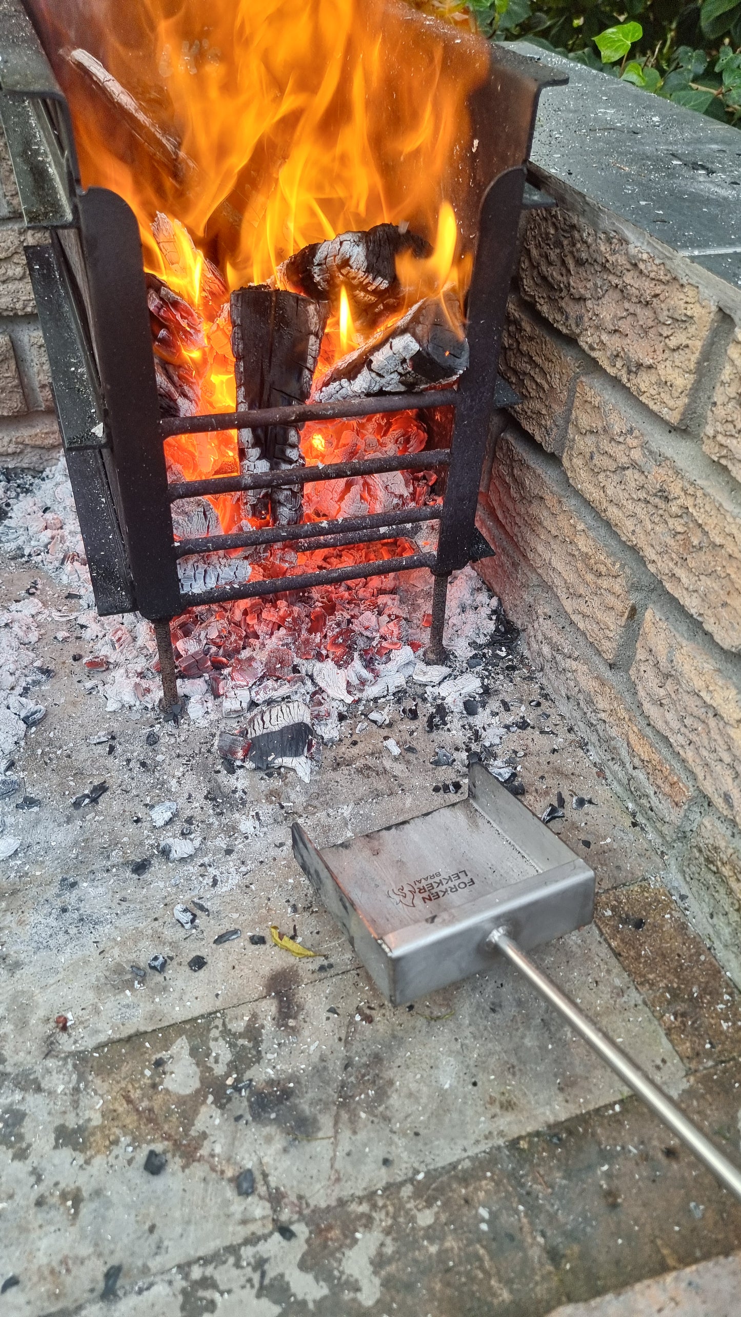 Forken Lekker Braai Spade – Stainless Steel