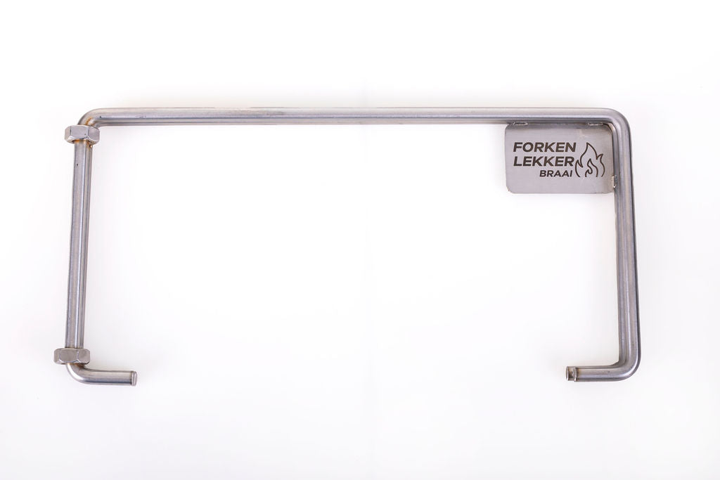 Forken Lekker Braai Folding Grid Stand 150mm – in use supporting a braai grid