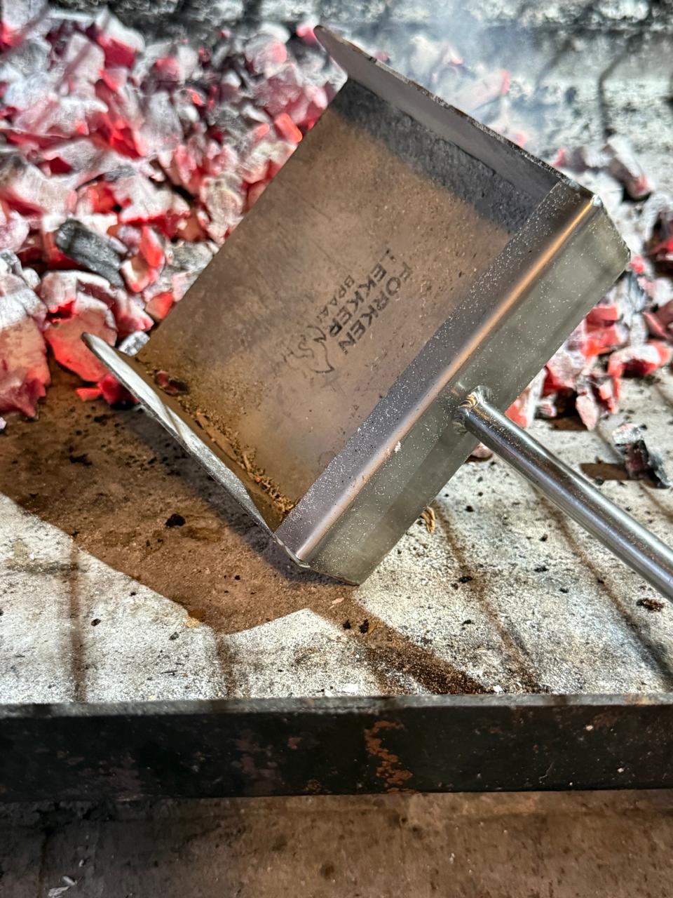 Forken Lekker Braai Spade – Stainless Steel