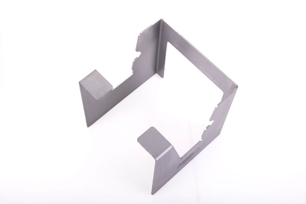 Forken Lekker Braai Rib Stand – holding ribs at an angle over coals
