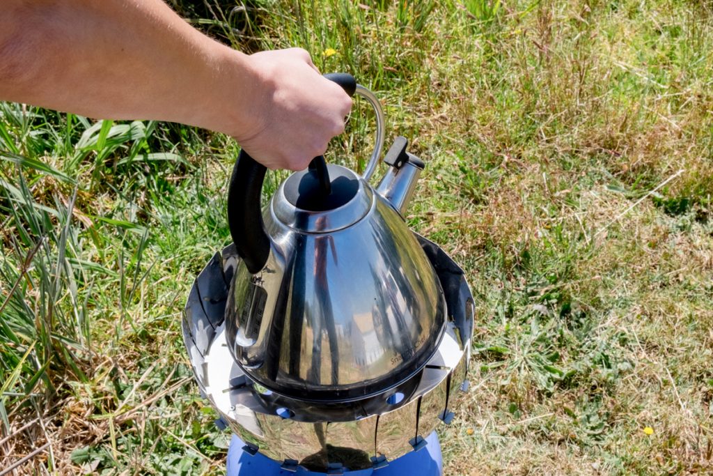 Gas Wind Protector with Bag – folded flat with storage bag